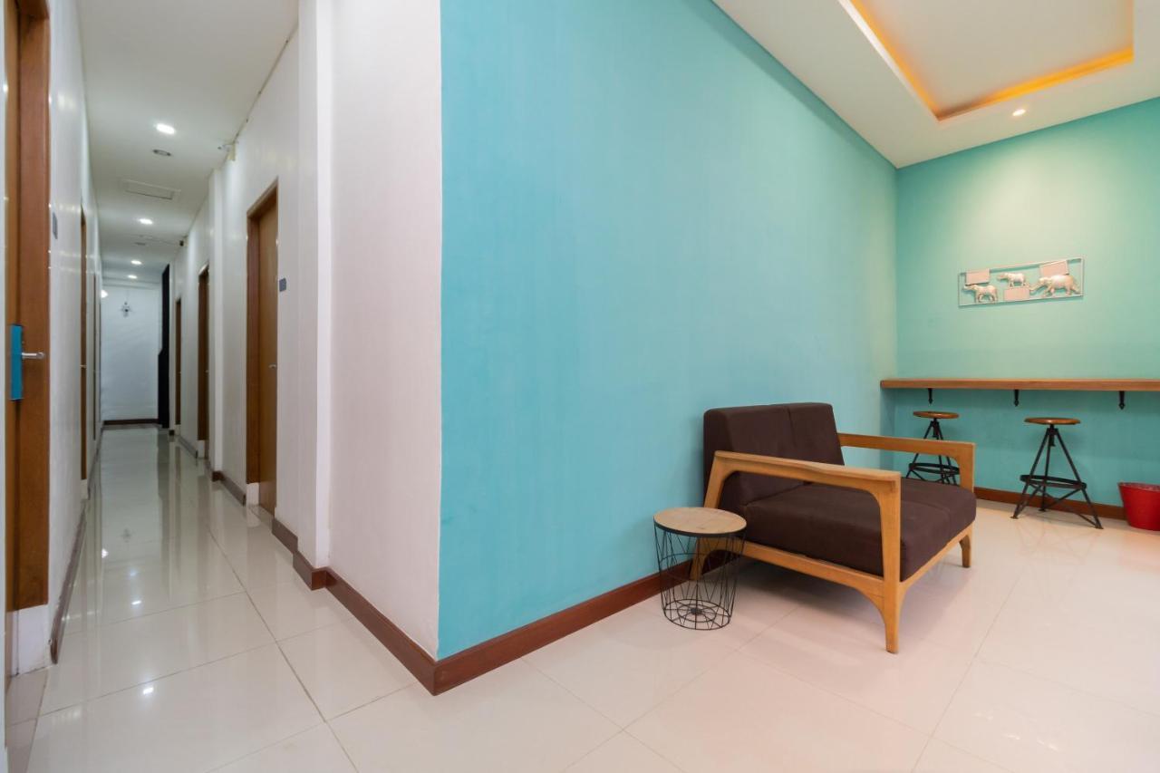 Sans Hotel Suryakencana Bogor Bagian luar foto