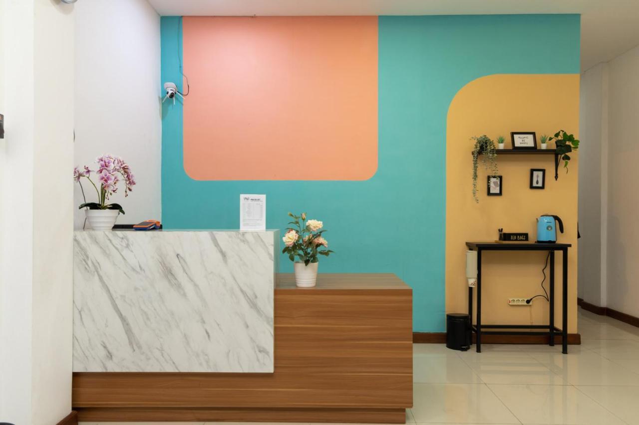 Sans Hotel Suryakencana Bogor Bagian luar foto