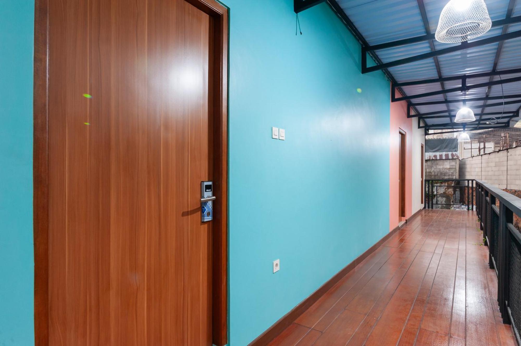 Sans Hotel Suryakencana Bogor Bagian luar foto